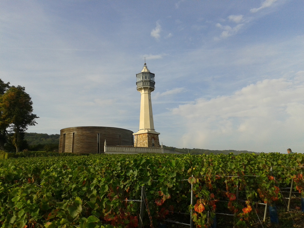 Phare de Verzenay ©R. Kiezer-Coll. ADT Marne
